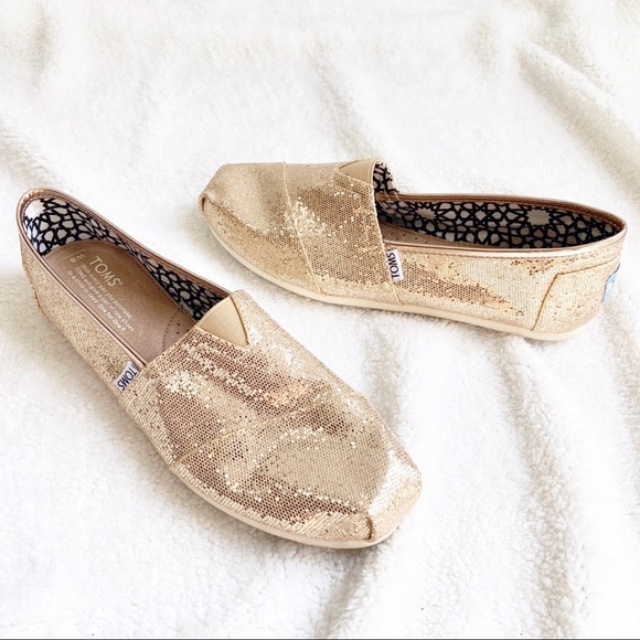 toms shoes wide width